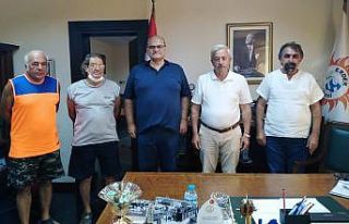 Sanatçılardan Başkan Karışık’a ziyaret