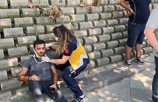 Sancaktepe’de iki otomobil kafa kafaya çarpıştı:...