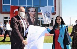 Sandıklı’da mezuniyet heyecanı