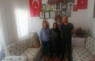 Şehit annesine müdire şefkati