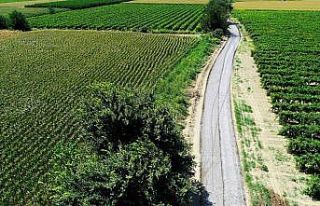 Şehzadeler Belediyesi’nden ovaya 25 kilometre asfalt,