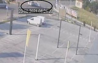 Servis minibüsü ile otomobil çarpıştı: 9 yaralı