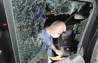 Sevdiği kız nişanlanınca nişanlısının aracına...