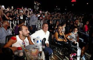 Seyhan, gençlerin stresini Gripin ile aldı