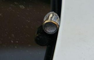 Seyir halinde iken aracına kurşun isabet etti, faciadan...