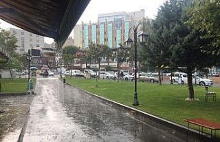 Sıcaklarla kavrulan Tekirdağ’da yağmur sevinci