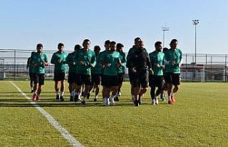 Sivas Belediyespor’un Afyon kampı sürüyor