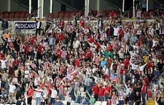 Sivasspor taraftarı, Dinamo Batumi deplasmanına...