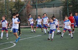 Spor yapan çocuklar hayatta daha mutlu ve başarılı