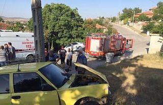 Sungurlu’da iki otomobil çarpıştı: 2 yaralı