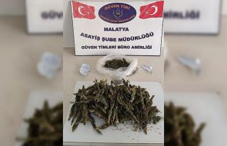 Şüpheli araçtan uyuşturucu çıktı