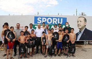 Sur’da yüzme havuzu açıldı