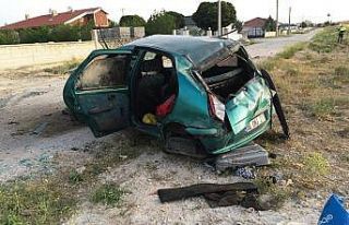 Takla atan otomobildeki çocuk öldü, 3 kişi yaralandı