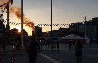 Taksim’de bankanın elektrik panosundaki yangın...