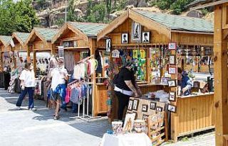 Talas’ta sahne ‘Maharetli Eller’in