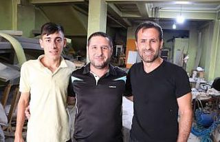 Tamir için getirilen koltuktan altın çıktı