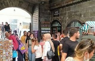 Tarihi mekanda korona virüs tedbirleri unutuldu