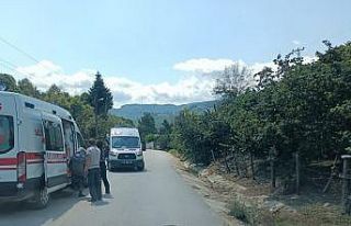 Tarım aracı şarampolden dereye uçtu: 1 yaralı