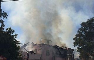 Tarsus’ta tarihi evde yangın