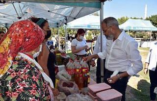 Tarsus’ta üretici kadınlar, ürünlerini açık...