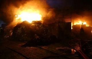 Tekstil fabrikasını küle çeviren yangın kontrol...