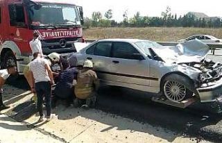 Tem Otoyolunda zincirleme kaza: 5 araç karıştı,...