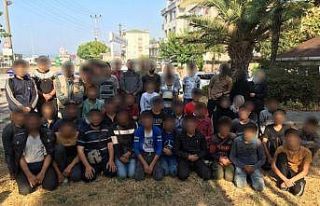 TEM’de durdurulan bir minibüsten 50 kaçak göçmen...
