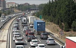 TEM’de kaza yaptı, ters yöne döndü