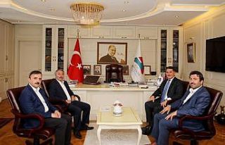 Tıp Fakültesi binası inşaat alanını incelediler