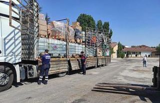 Tır dorsesindeki tanklarda 5 ton kaçak benzin yakalandı