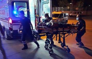 Tıra çarpan motosiklet sürücüsü yaralandı