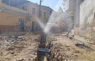 Tire’de vatandaşlar sık sık su boruların patlamasına...