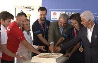 Tokyo şampiyonu milli sporcular Nene Hatun gemisiyle...