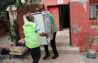 Toroslar Belediyesi, iki ailenin yaralarını sardı