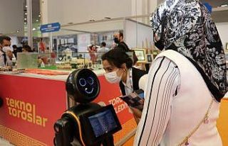 Toroslar Belediyesinin ‘Mini Ada Robot’u serginin...