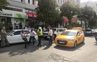 Trafikte tekmeli, sopalı yol verme kavgası