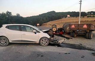 Traktör ile otomobil çarpıştı: 1 ölü, 2 yaralı