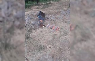 Traktör uçuruma yuvarlandı: 1 ölü