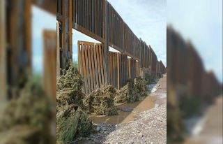 Trump’ın milyarlarca dolarlık Meksika duvarı...