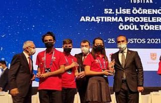 TÜBİTAK’ta Türkiye ikincisi olan SANKO öğrencileri...