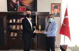 Türkiye’de yılın Paramediki Mehmet Özmen seçildi
