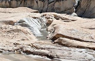 Türkiye’nin zirvesi 20 bin yıllık Cilo buzulları...