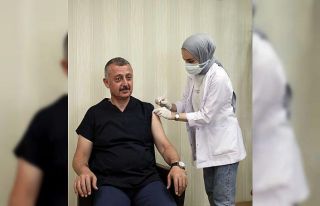 Üçüncü doz aşısını başkan, Kocaelileri aşı...