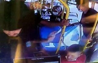 Üniversite öğrencisinin midibüste düşürdüğü...