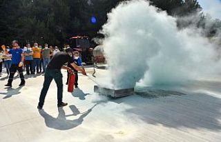 Üniversite personellerine yangın eğitimi verildi