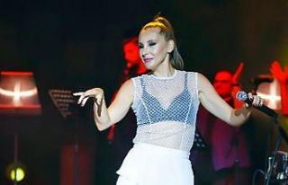 Ünlü sanatçı Funda Arar: "Lütfen artık...