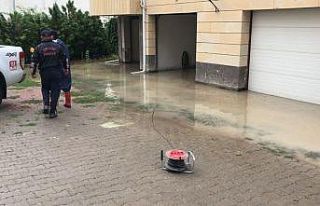 Ürgüp’te su basan evlere AFAD ve itfaiye ekipleri...