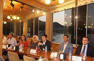 Üsteğmen Su için veda yemeği