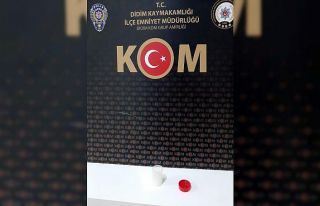 Uyuşturucu yüzünden karısı ile kavga eden eşe...