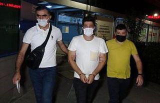 Uzaklaştırma kararı olan kız arkadaşının evini...